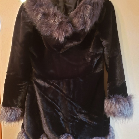 Furry jacket - Picture 2 of 2